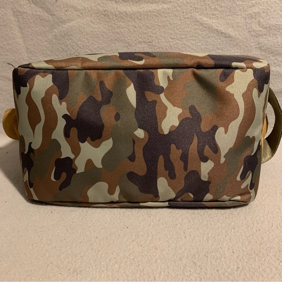 Camouflage Zippered Toiletry Travel Bag Unisex - Picture 5 of 10